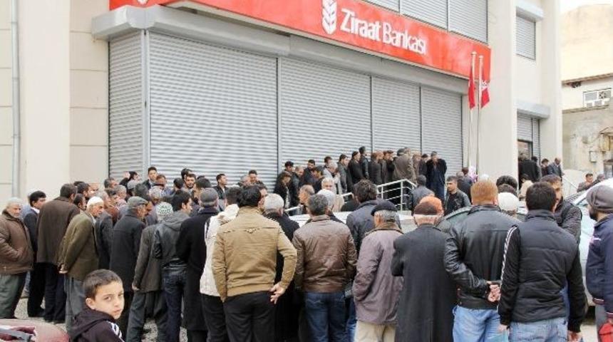 Silvan'da &Ccedil;ift&ccedil;ilerin Kuyruk &Ccedil;ilesi