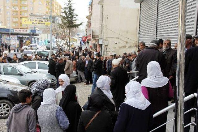 Silvan'da Çiftçilerin Kuyruk Çilesi