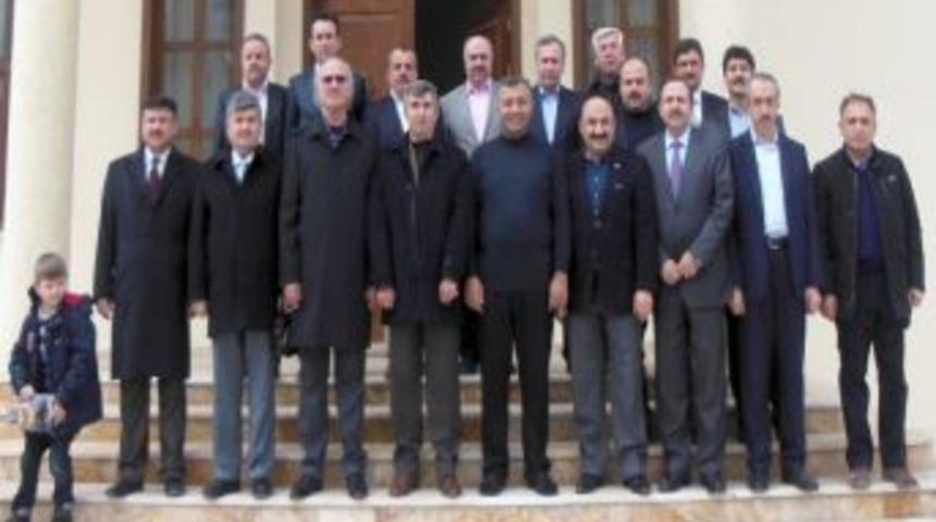Eskişehirli Y&ouml;neticiler K&uuml;tahya Valisi Ile Buluştu