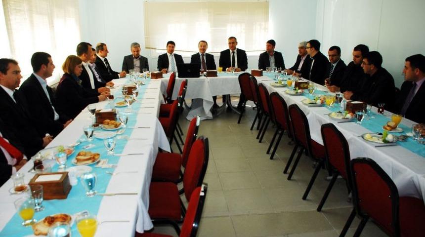 AK Parti Seyhan Teşkilatı, &lsquo;Seyhan Kıyıkent Evleri&rsquo;ni Gezdi