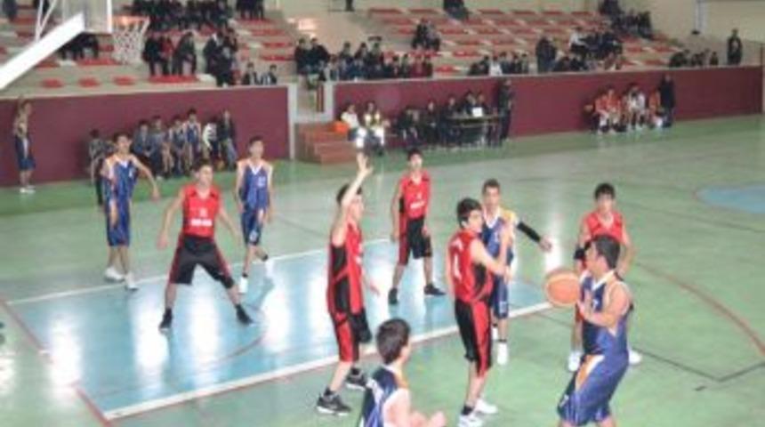 Van&rsquo;da Kul&uuml;pler Arası Yıldızlar Basketbol M&uuml;sabakaları
