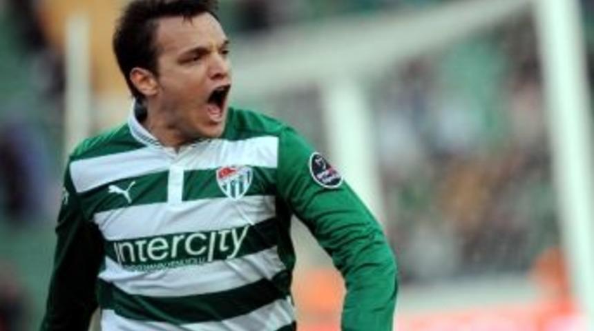 Batalla Bursaspor&rsquo;un En &Ccedil;ok Forma Giyen Yabancı Oyuncusu Oldu