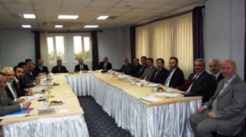 Sakarya İl&ccedil;e M&uuml;ft&uuml;leri Toplantısı Serdivan'da Yapıldı