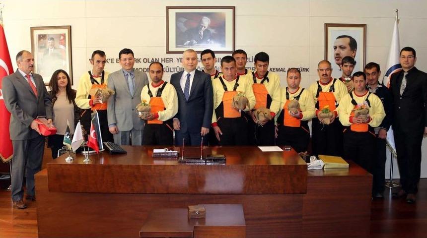 Denizli’de Engellilerin Yetiştirdiği Çiçekler Caddeleri Süsleyecek