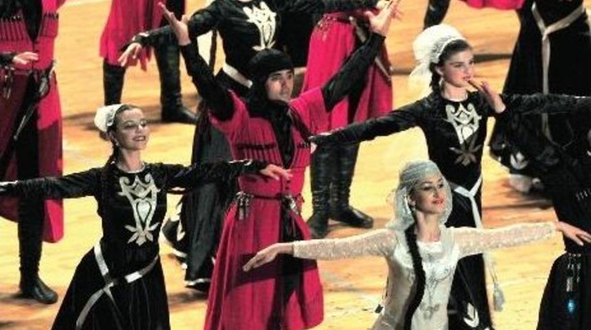 B&uuml;y&uuml;kşehir'den Coşkulu A&ccedil;ılış