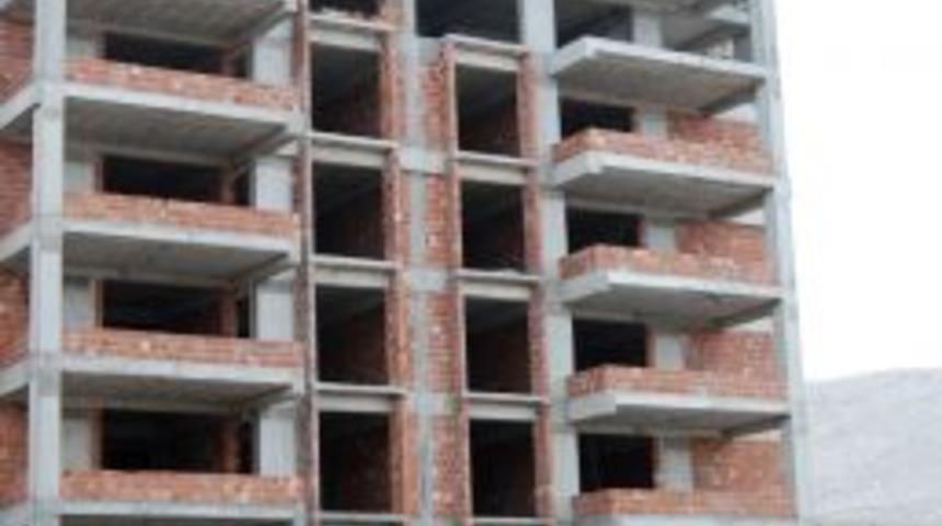 Demir Ustası 8 Kattan Yere D&uuml;ş&uuml;p &Ouml;ld&uuml;