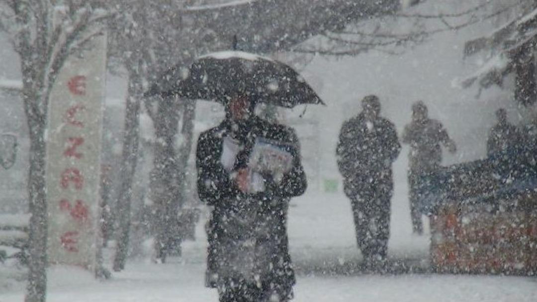 Tatvan&rsquo;da Kar Yağışı