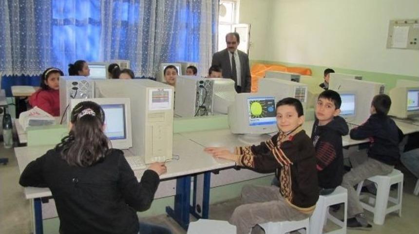 Okula Bilişim Teknolojileri Sınıfı