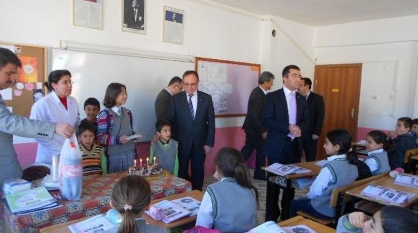 Kaymakamdan Doğum G&uuml;n&uuml; S&uuml;rprizi