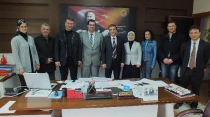 Serdivan Ak Parti Teşkilatı İl Sağlık M&uuml;d&uuml;rl&uuml;ğ&uuml;'n&uuml; Ziyaret Etti