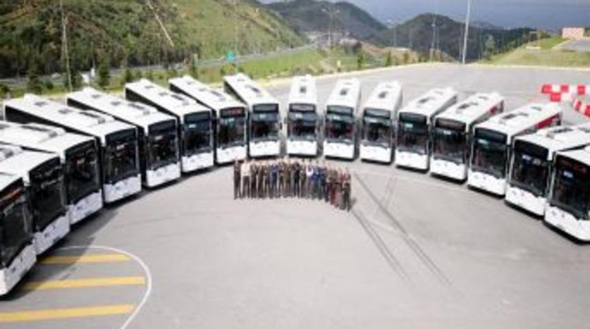 İzmir'in Toplu Ulaşım Filosuna 45 Yeni Otob&uuml;s Katıldı
