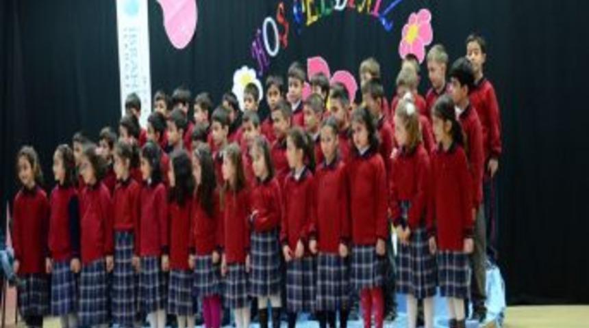 Öğrenciler Okuma Yazmaya Geçmelerini Kutladı