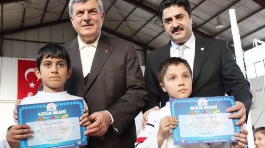 Spor Okullarında Sertifikalar Dağıtıldı