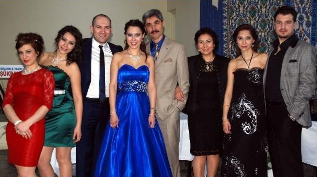 K&uuml;tahyalı Yerel Sanat&ccedil;ı Zeynel Sağ'ın Mutlu G&uuml;n&uuml;