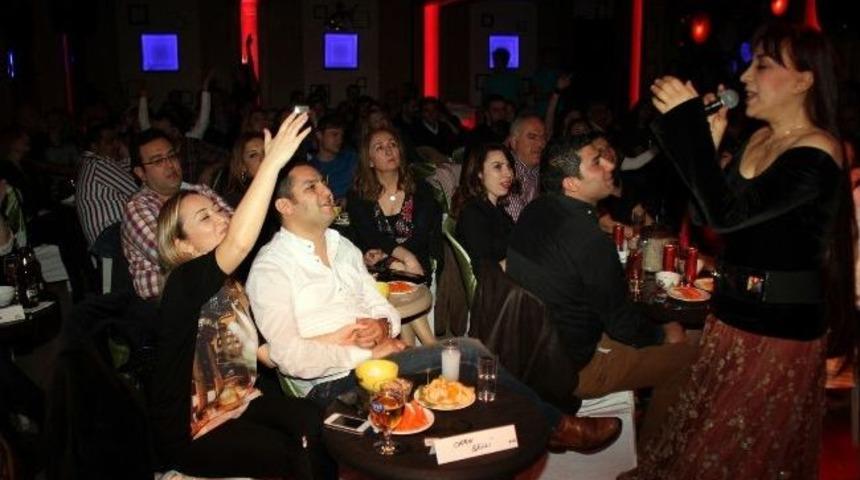 Leman Sam, İskenderun’da Hayranlarıyla Buluştu