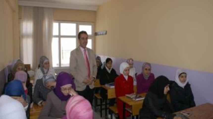 Suriyeliler Hem Okullarına Devam Ediyor Hem T&uuml;rk&ccedil;e &Ouml;ğreniyorlar