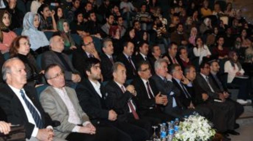 Prof.Dr. G&uuml;&ccedil;l&uuml;: Necip Fazıl &Ouml;z&uuml;ne D&ouml;nmesiyle Şiire Ihanetle Su&ccedil;landı