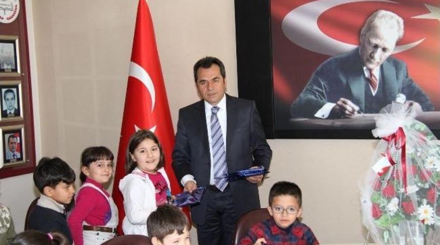 İl Milli Eğitim M&uuml;d&uuml;r&uuml; G&uuml;lay&rsquo;ı Ziyaret Ettiler