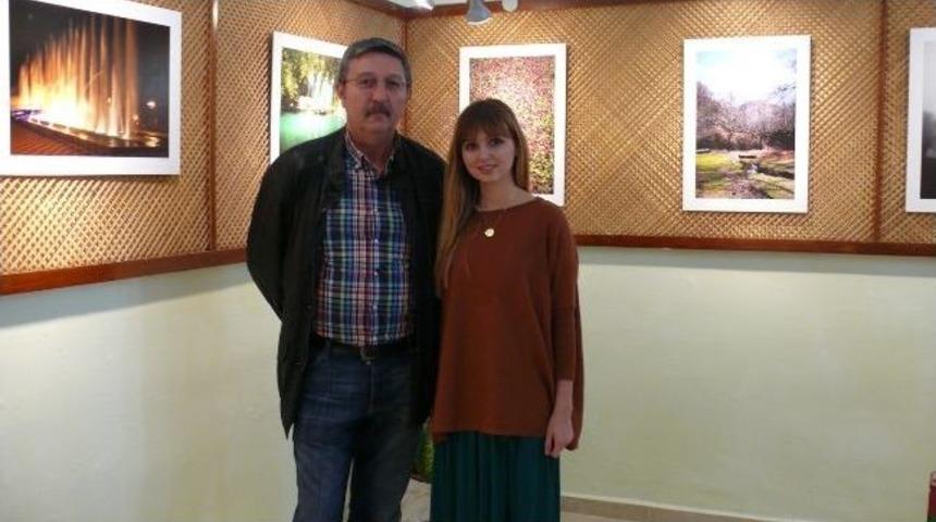 Baba Kız Beraber Sergi A&ccedil;tı