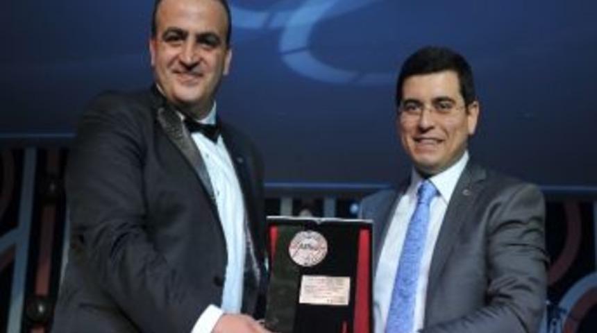 Başkan Tütüncü'ye Plaket