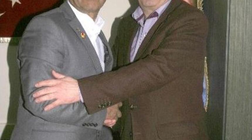 &Ouml;demişli Muhtarlardan Gaziler Derneği'ne Anlamlı Ziyaret