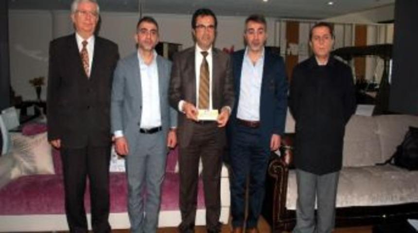 Salihli'de Fak&uuml;lte Binasına Bağışlar Devam Ediyor