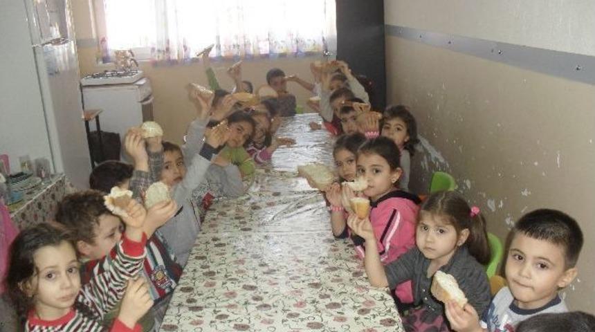 Miniklerden “ekmek İsrafına” Duyarlı Davranış