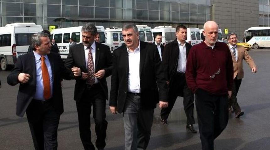 Terminal Esnafının Y&uuml;z&uuml; G&uuml;l&uuml;yor