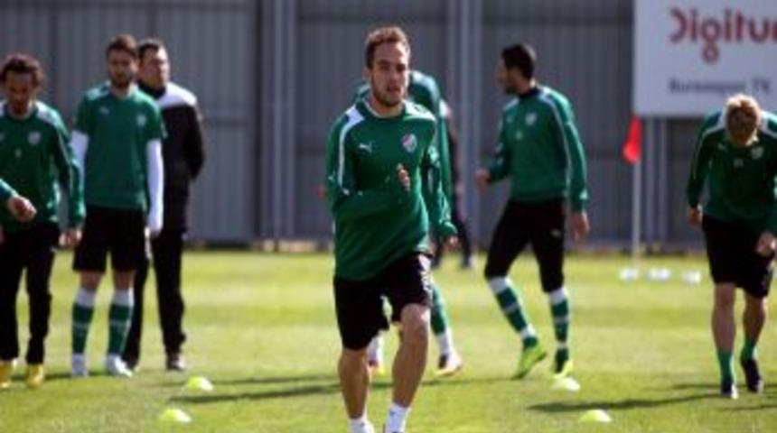 Bursaspor'da Fenerbah&ccedil;e Ma&ccedil;ı &Ouml;ncesi Pinto Ve Basser Sıkıntısı