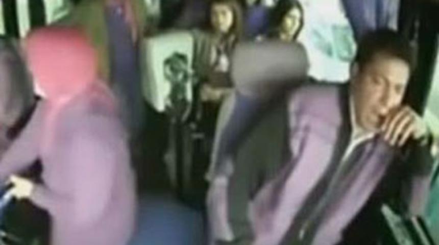 Halk otob&uuml;s&uuml;nde arıza komedisi