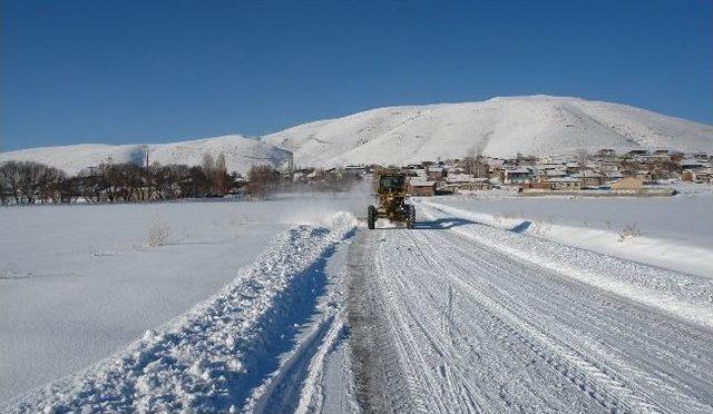 Yakutiye’nin Karla Mücadelesi Sürüyor