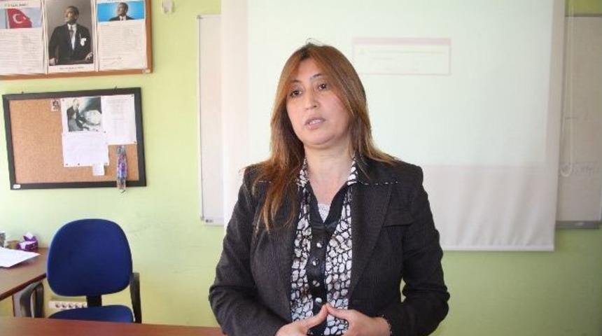 Kız Teknik Ve Meslek Lisesi'nde 7-19 Yaş Aile Eğitimi Rehberliği