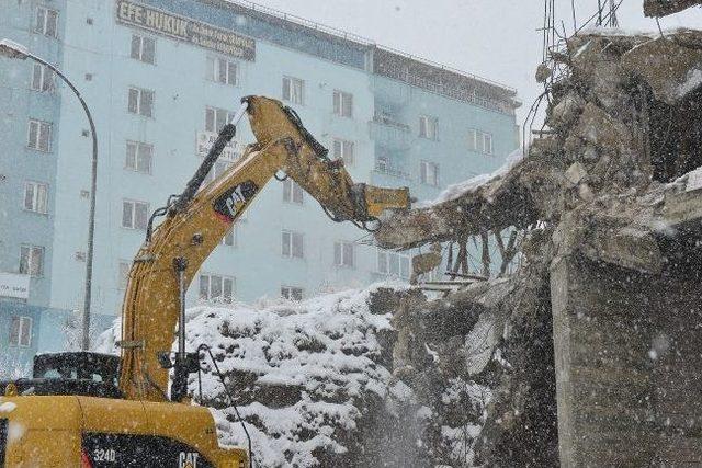 Yakutiye’de Kaçak Bina Yıkımı Üç Gün Sürdü