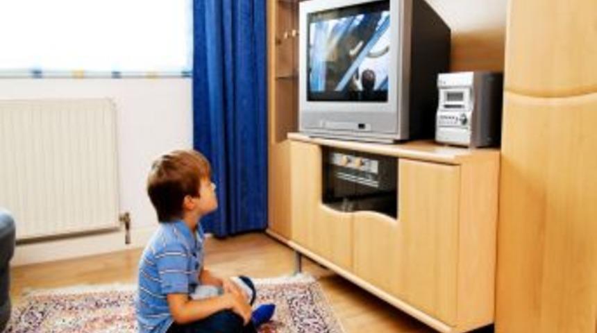 'Televizyon &Ccedil;ocukların B&uuml;t&uuml;n V&uuml;cut Dengesini Alt &Uuml;st Ediyor'