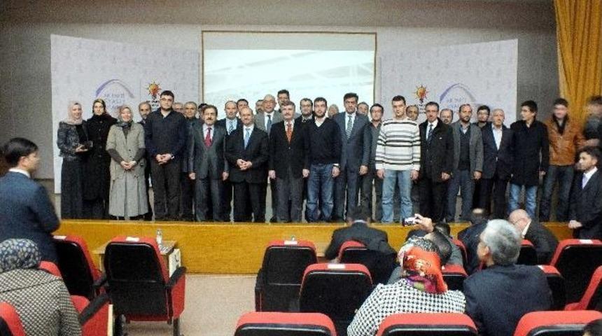 Ak Parti'nin Organize Ettiği "siyaset Akademisi" Başladı