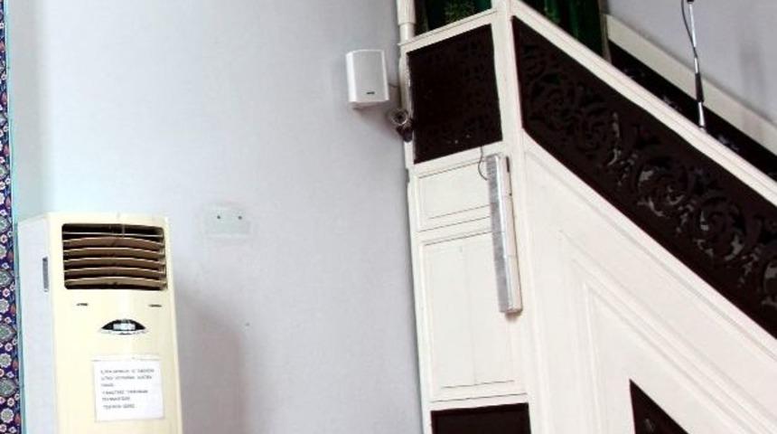 Camide Hırsızlığa Karşı Kamera Sistemi Kuruldu