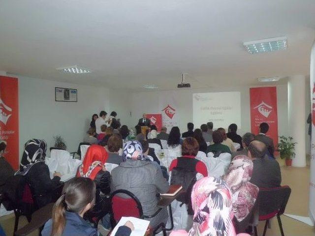 Manisa'da Evlilik Öncesi Eğitici Eğitimi Programı Başladı