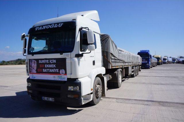 Suriye'ye Gönderilen Un Yüklü 18 TIR Adana'dan Yola Çıktı