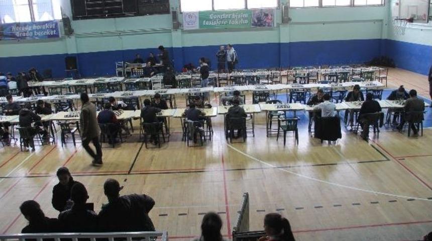 Hakkari&rsquo;de Satran&ccedil; Turnuvası