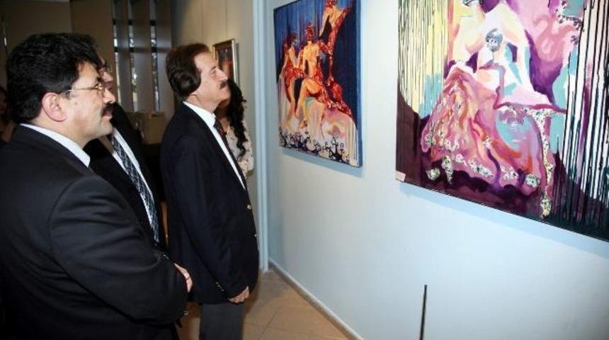 Cumhuriyet Üniversitesi’nde "kadın Konulu Karma Sergi" Açıldı