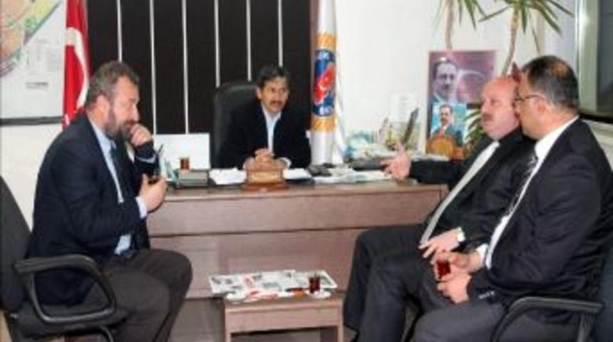 Bbp Genel Başkan Yardımcısı Metin G&uuml;ndoğdu Yeni&ccedil;ubuk Belediyesini Ziyaret Etti