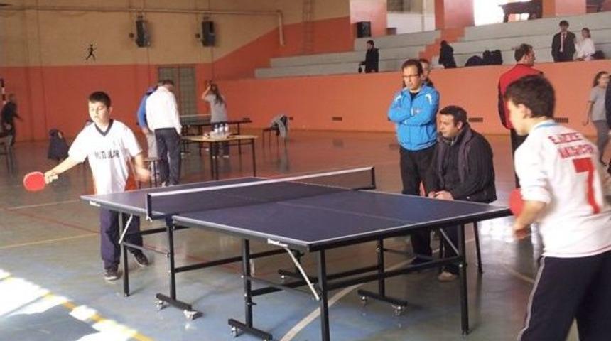 Tenis Turnuvalarının Galibi &Ouml;zel Mahmut Bayram İlk&ouml;ğretim Okulu Oldu