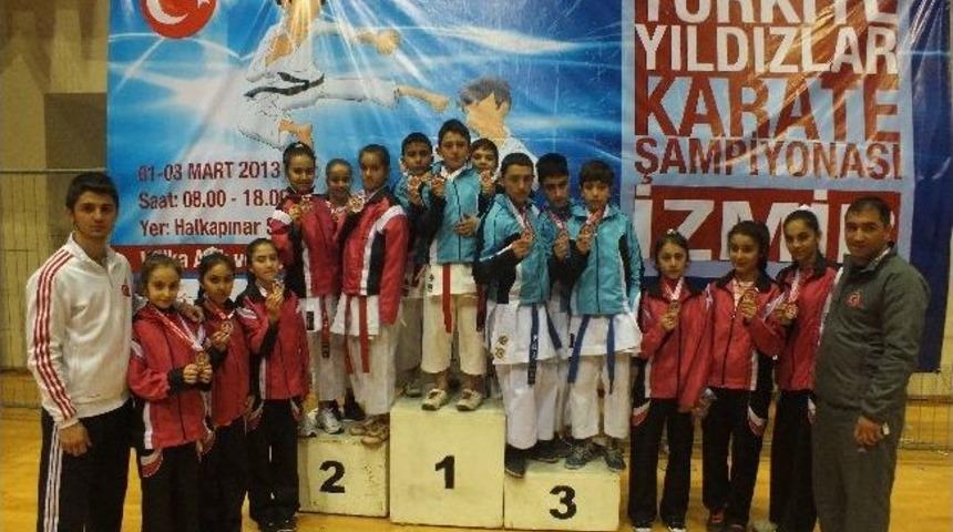 T&uuml;rkiye Şampiyonası&rsquo;ndan Erzurumlu 25 Karateciden 18&rsquo;i Madalya Kazandı