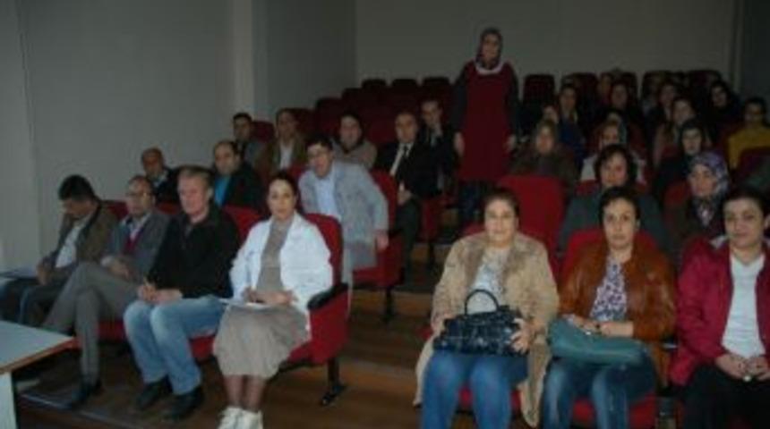 Eşme&rsquo;de Hastane &Ccedil;alışanlarına Empati Eğitimi Aldı