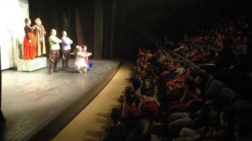 &Ccedil;orlu Belediyesinden &Ccedil;ocuklar İ&ccedil;in Tiyatro