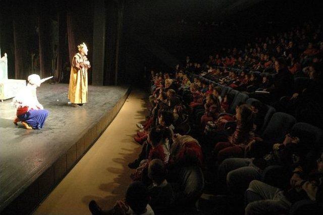 Çorlu Belediyesinden Çocuklar İçin Tiyatro