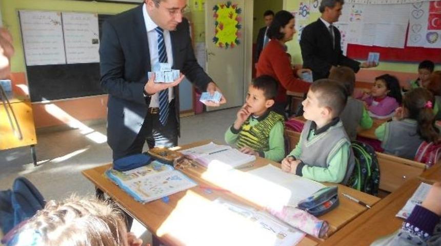 Pazarlar&rsquo;da S&uuml;t Dağıtımına Başlandı