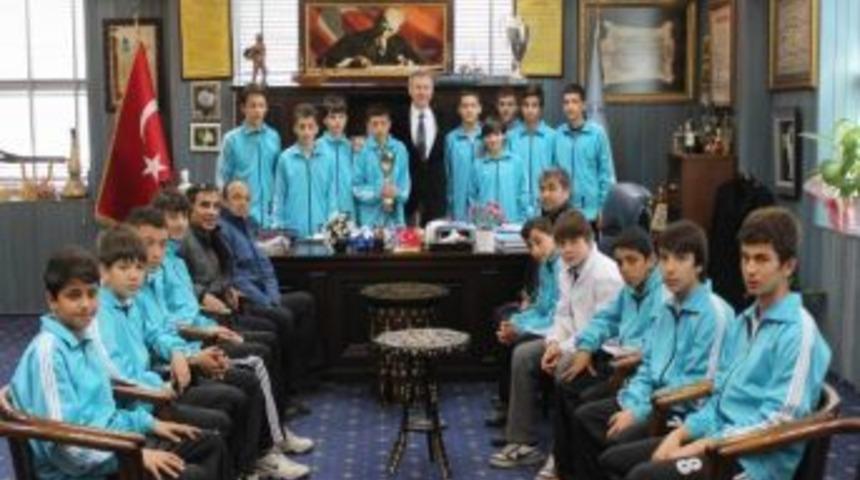 Şampiyonluk Sevincini Başkan &Ccedil;ağlar İle Paylaştılar