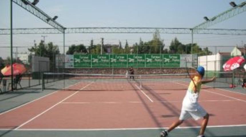 Aydın Tenis Kul&uuml;b&uuml;&rsquo;n&uuml;n Kursları Başladı