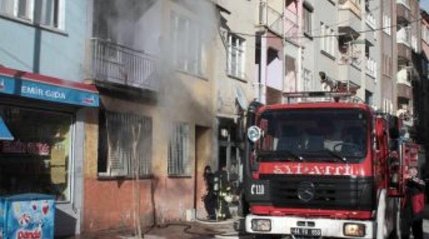 Şizofreni Hastası, Evini Ateşe Verdi